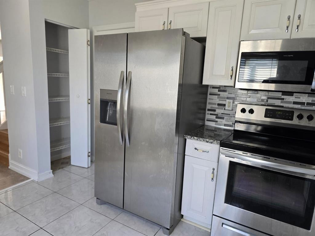 Olympia & York Residential - Residential Lease