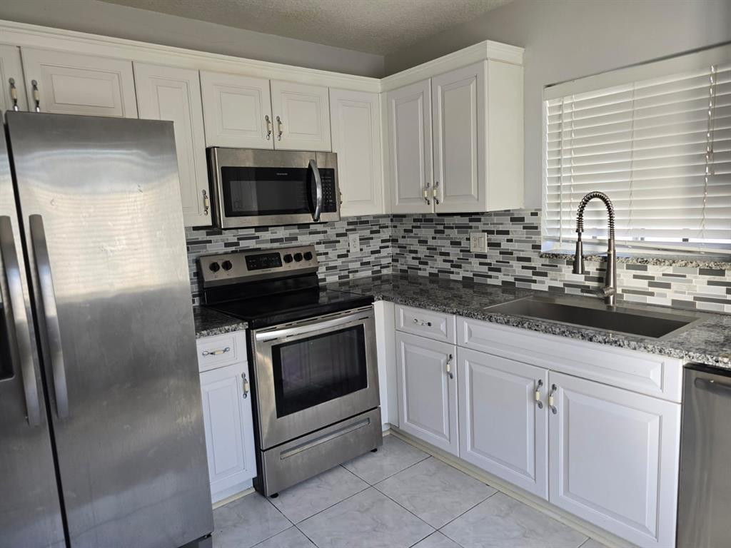 Olympia & York Residential - Residential Lease