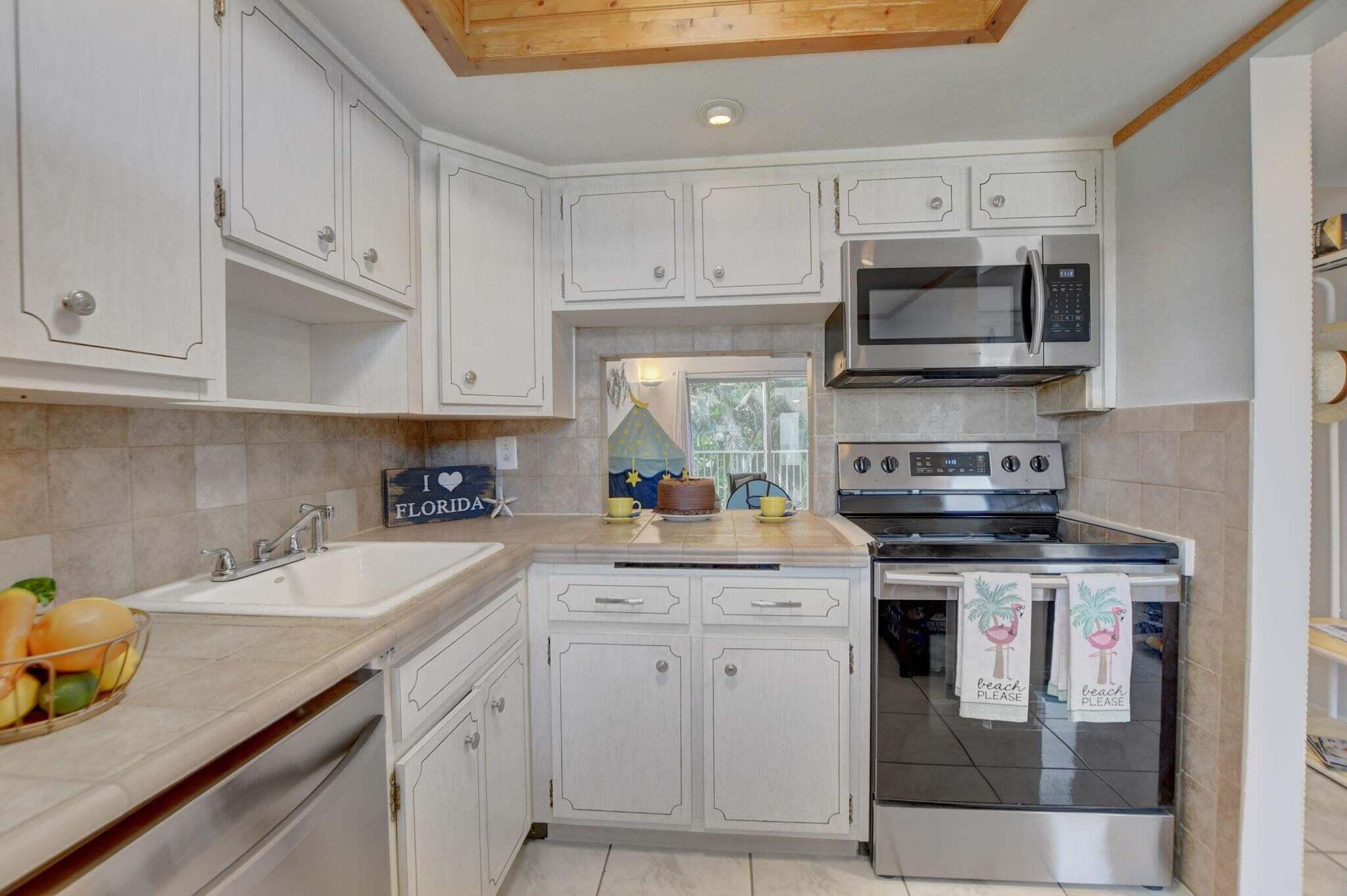 899 SE 2nd Avenue 215
