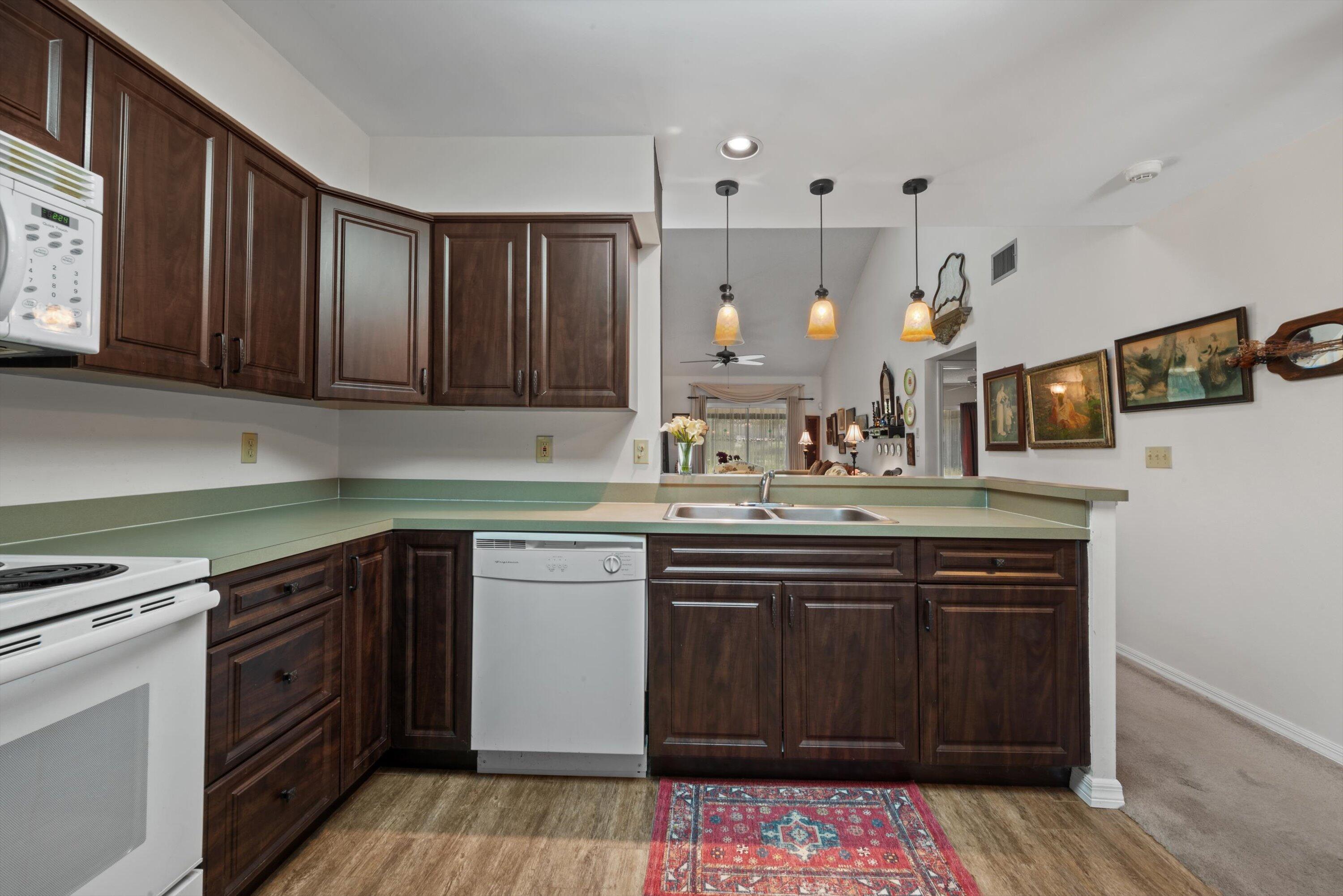 HOLLY CREEK - Residential