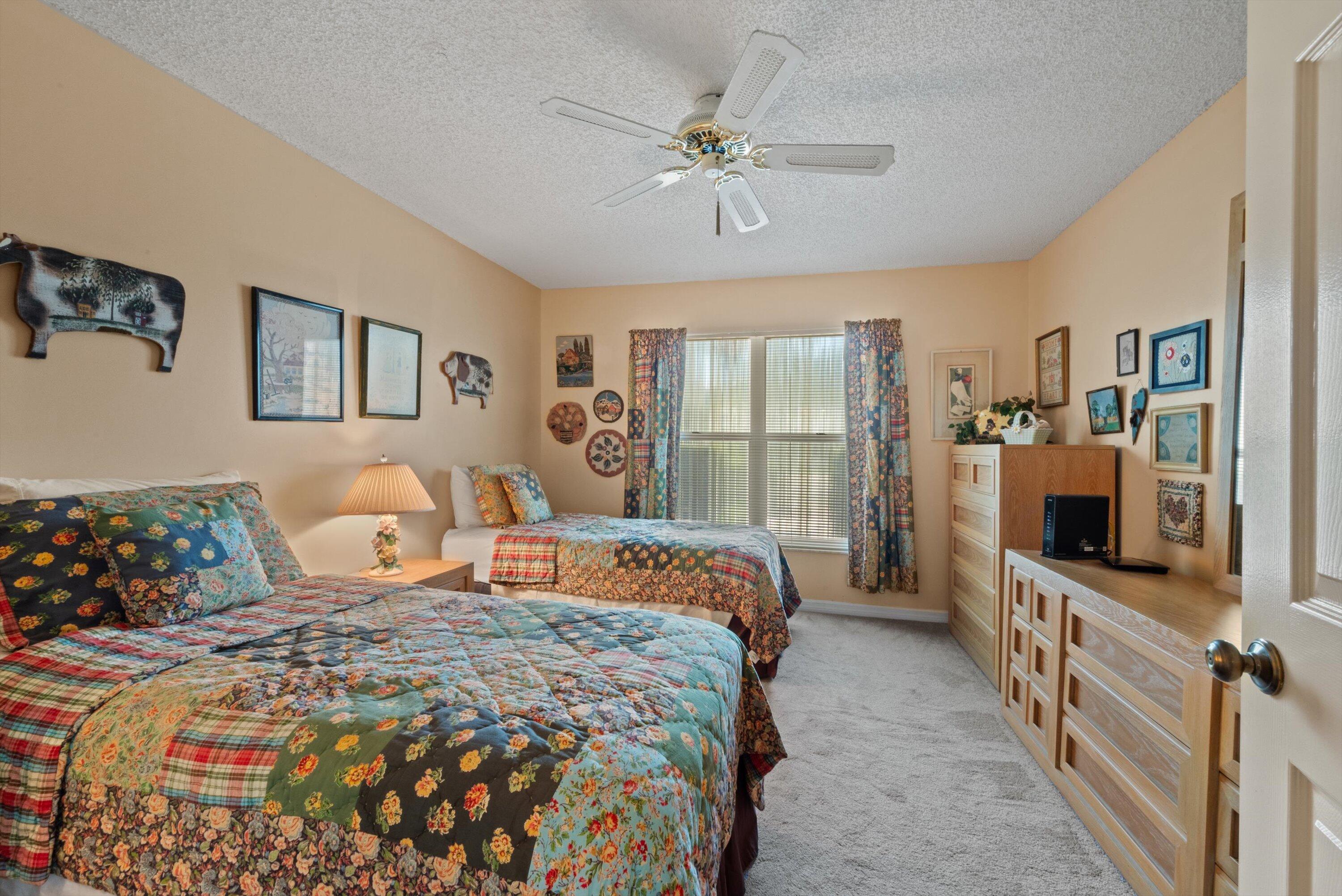 HOLLY CREEK - Residential