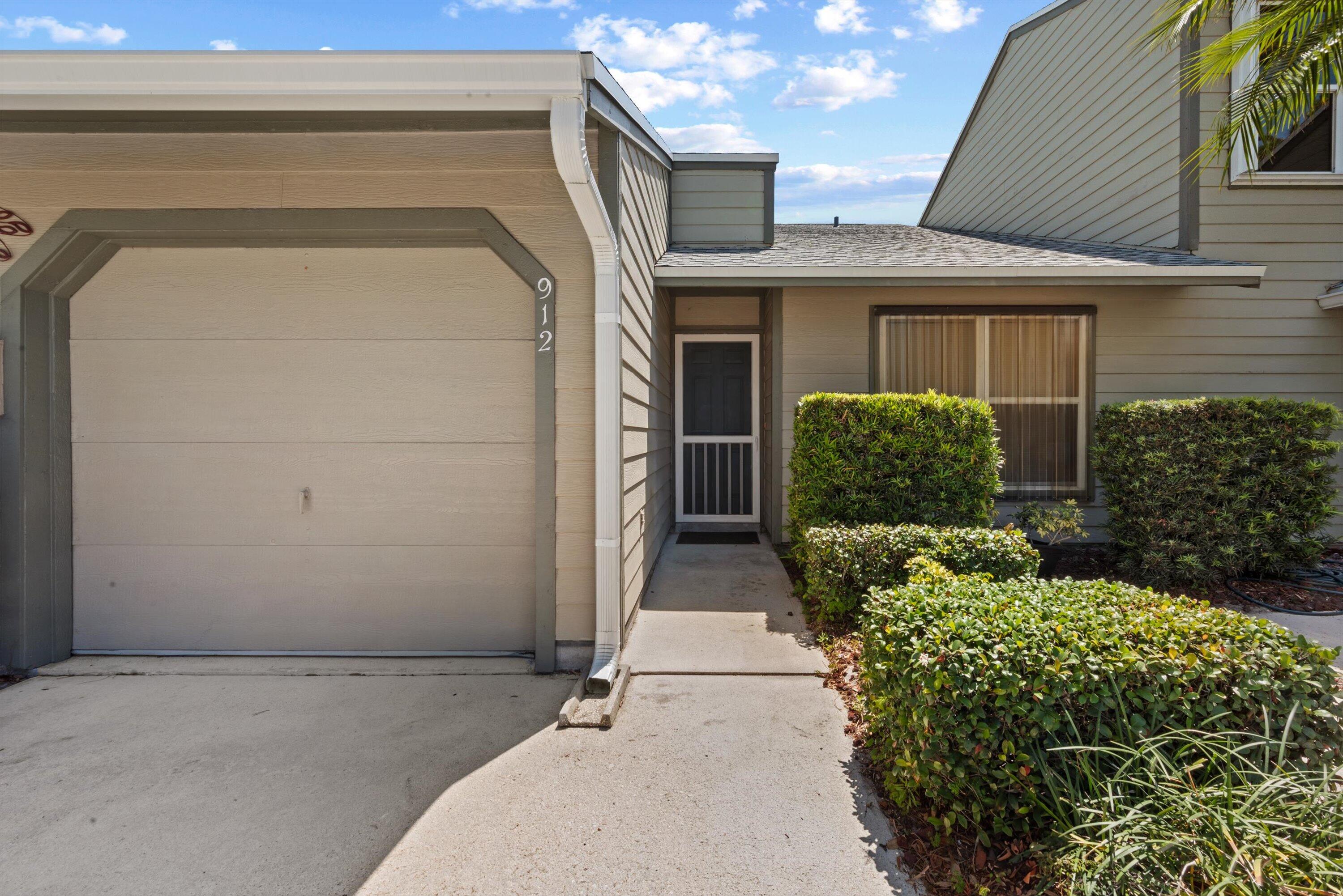 HOLLY CREEK - Residential