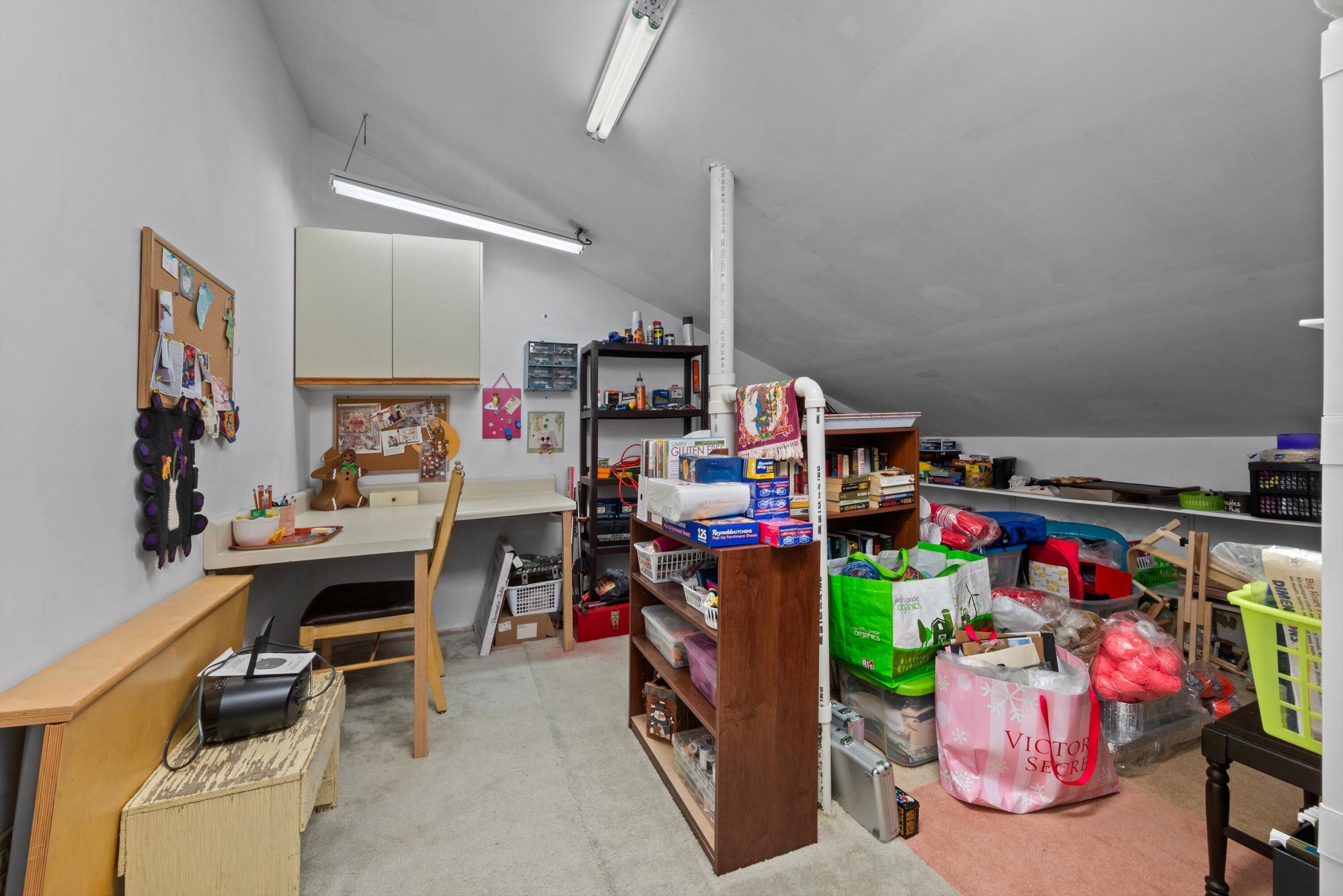 HOLLY CREEK - Residential