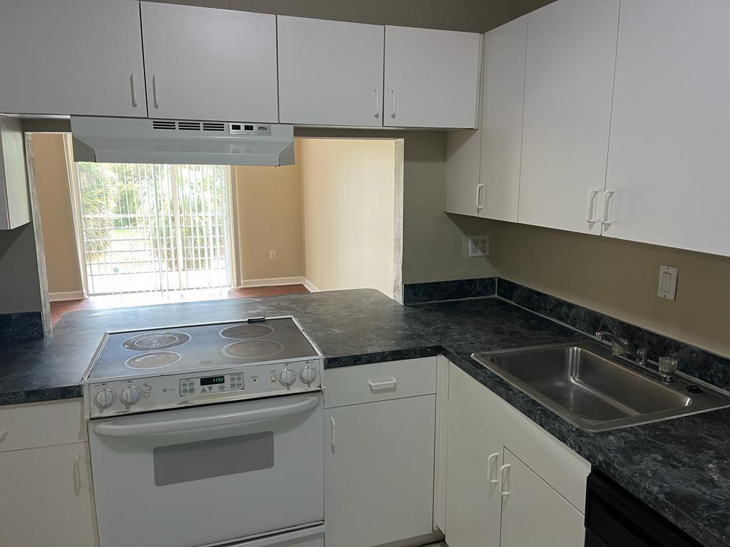 Heritage Circle Condo - Residential Lease