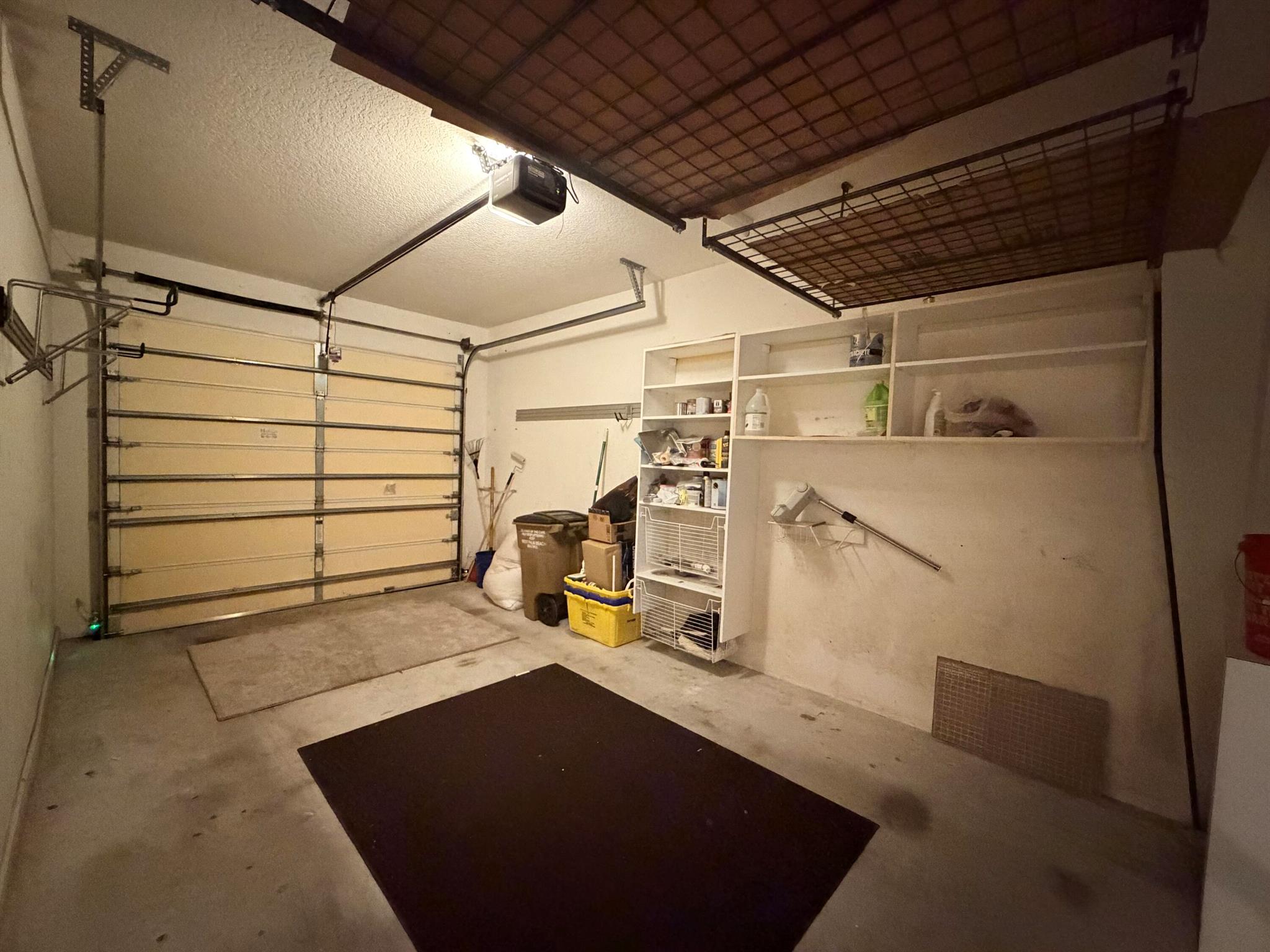 RIVERWALK 6 - Residential Lease