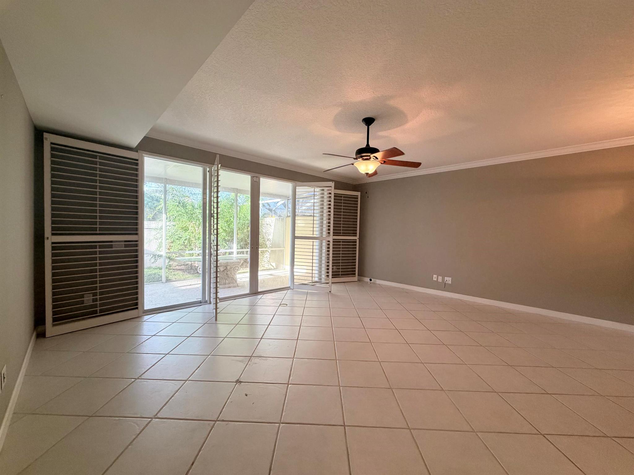 RIVERWALK 6 - Residential Lease