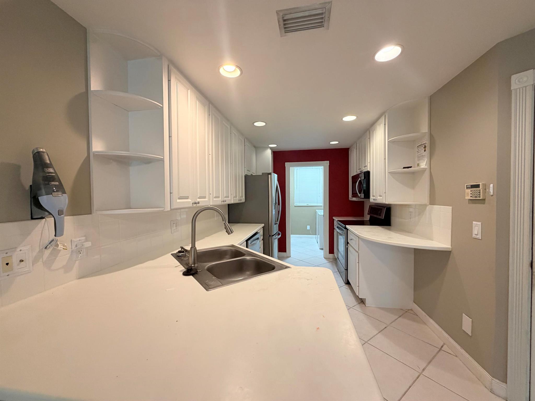 RIVERWALK 6 - Residential Lease