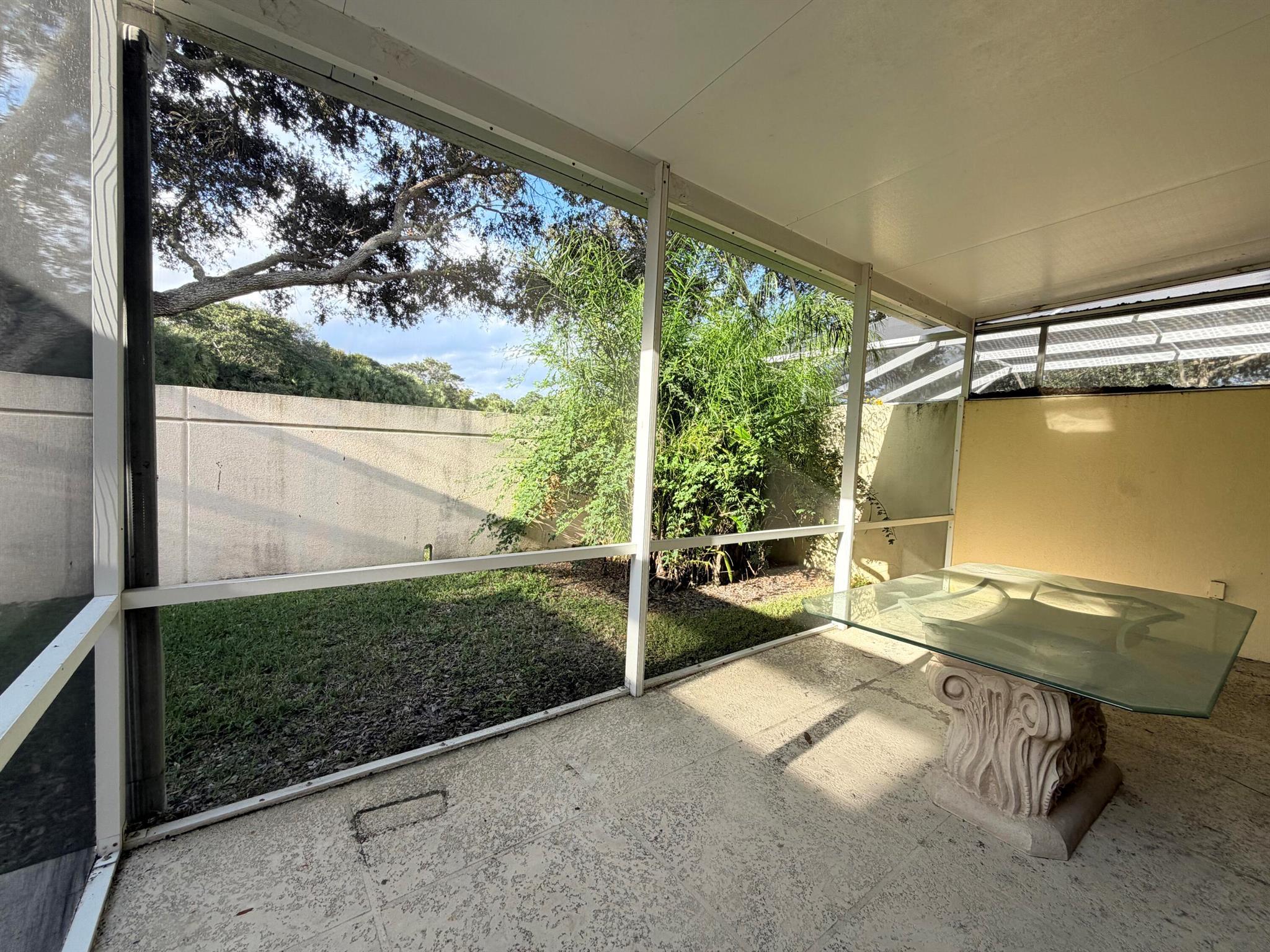 RIVERWALK 6 - Residential Lease