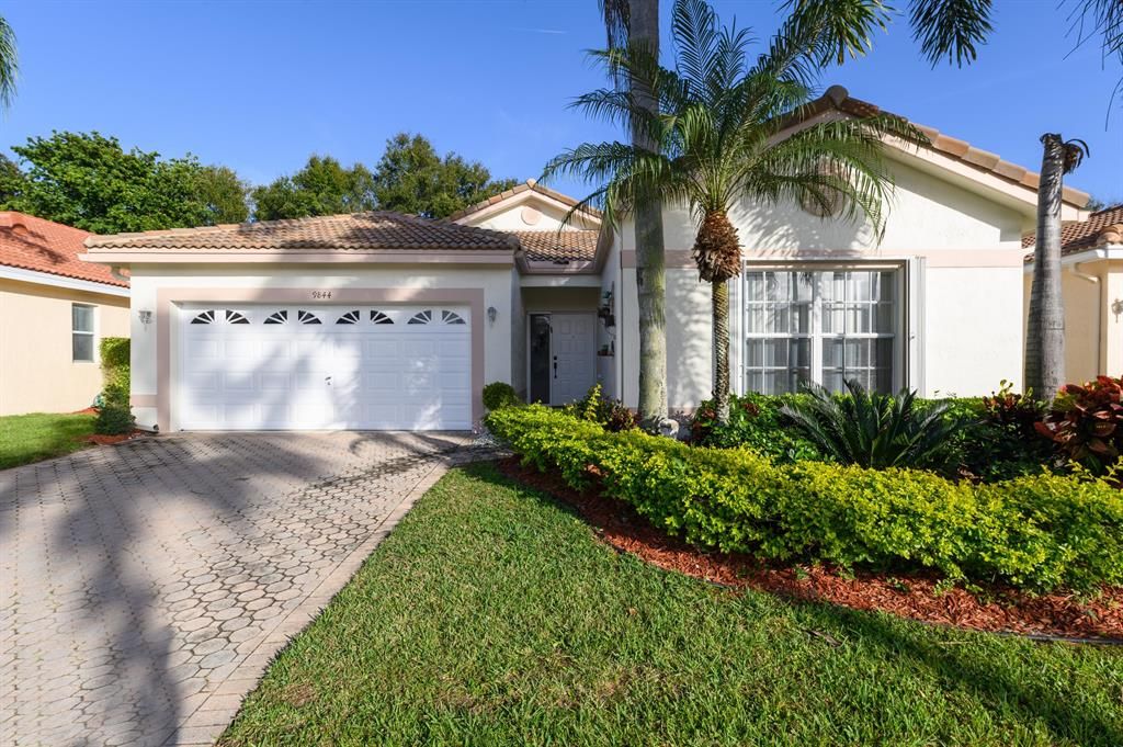 Photo of 9844 Lemonwood Drive, Boynton Beach, FL 33437 (MLS # R10726834)