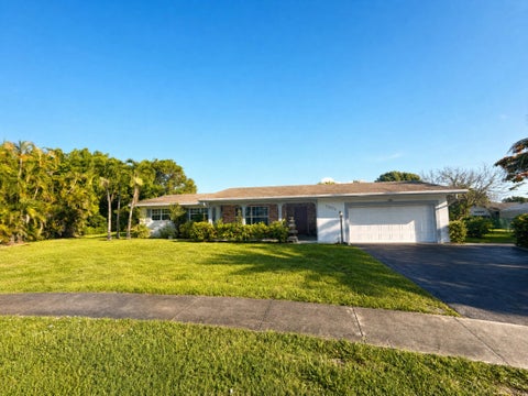 Photo of 7501 NW 6th Street, Plantation, FL 33317 (MLS # B26040883)