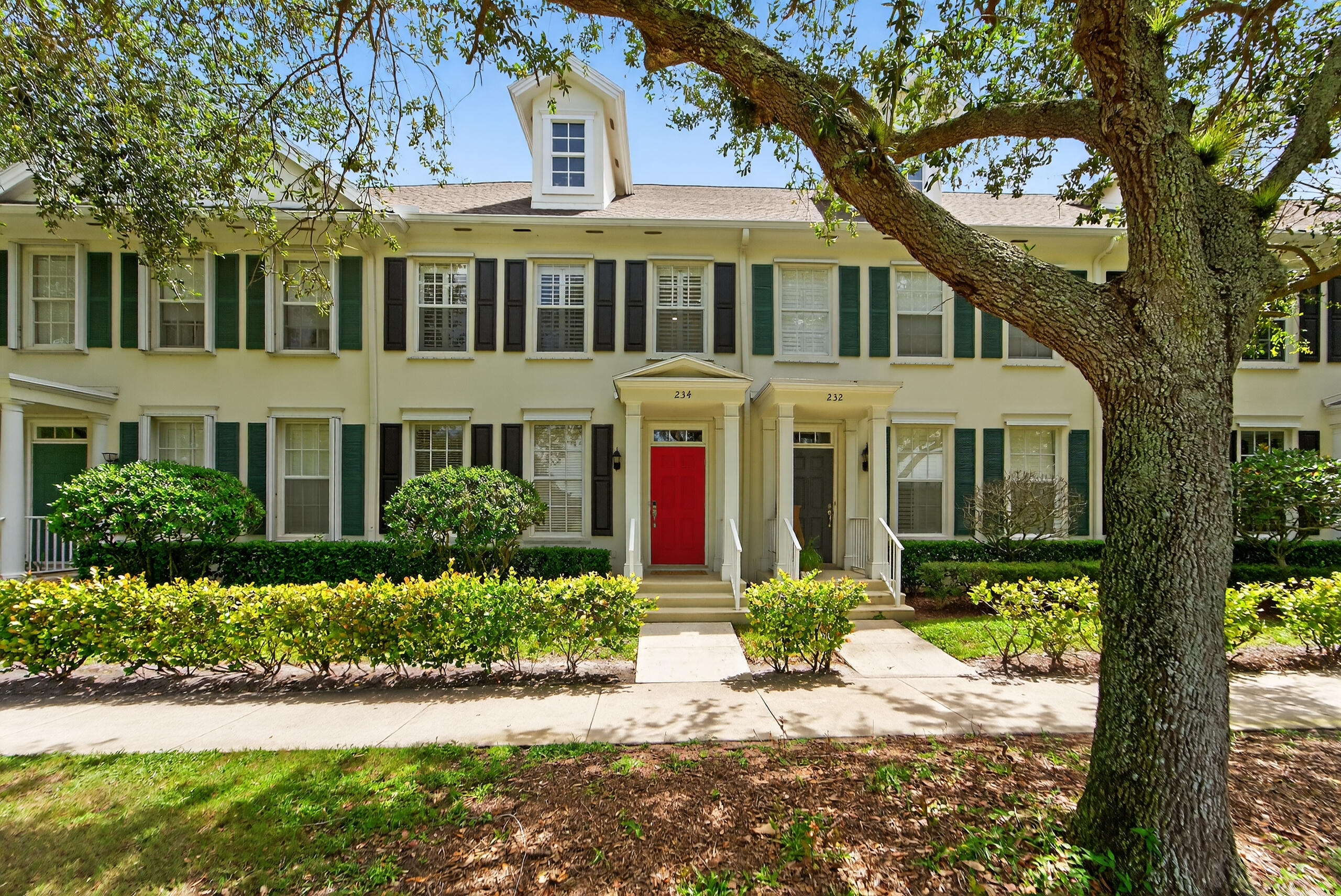 Beautiful completely renovated 3/2.5 Townhouse located in the heart of Abacoa, walking distance to Roger Dean Stadium, FAU, Downtown Abacoa, Alton, Publix, CVS, etc., open Kitchen with quartz countertops with beautiful finishes, new washer and dryer, No carpet, all bedrooms have LVP, bathrooms have been completely updated with modern fixtures and stylish backsplashes.Water, Sewer, Basic Cable, Internet, AC maintenance and Pest Control are included in the Rent.