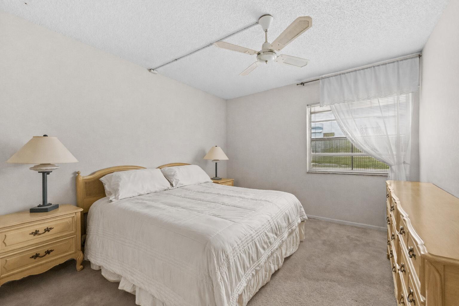 KINGS POINT - Residential