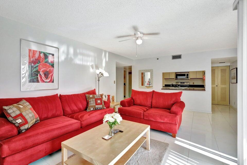 1915 Lavers Circle E103