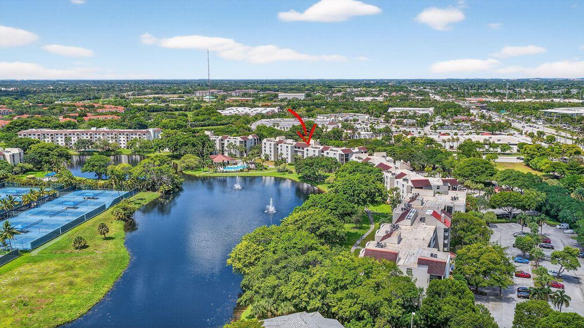 LAKESIDE CONDO - Residential Lease