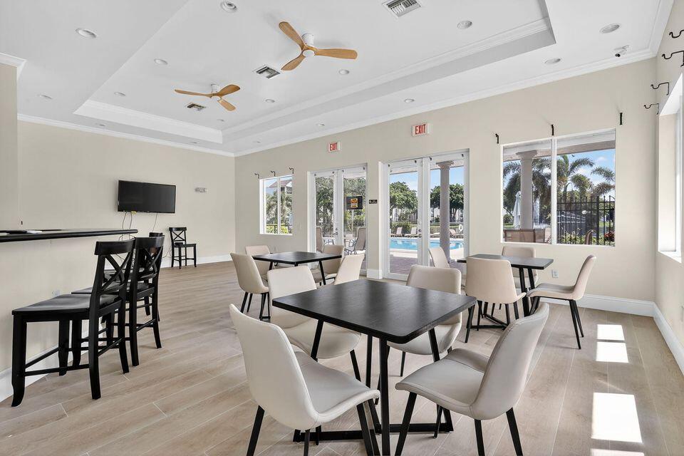 LAKESIDE CONDO - Residential Lease