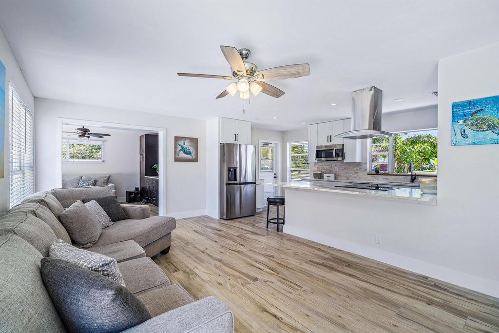 Photo of 805 Alamanda Drive, North Palm Beach, FL 33408 (MLS # R10929089)