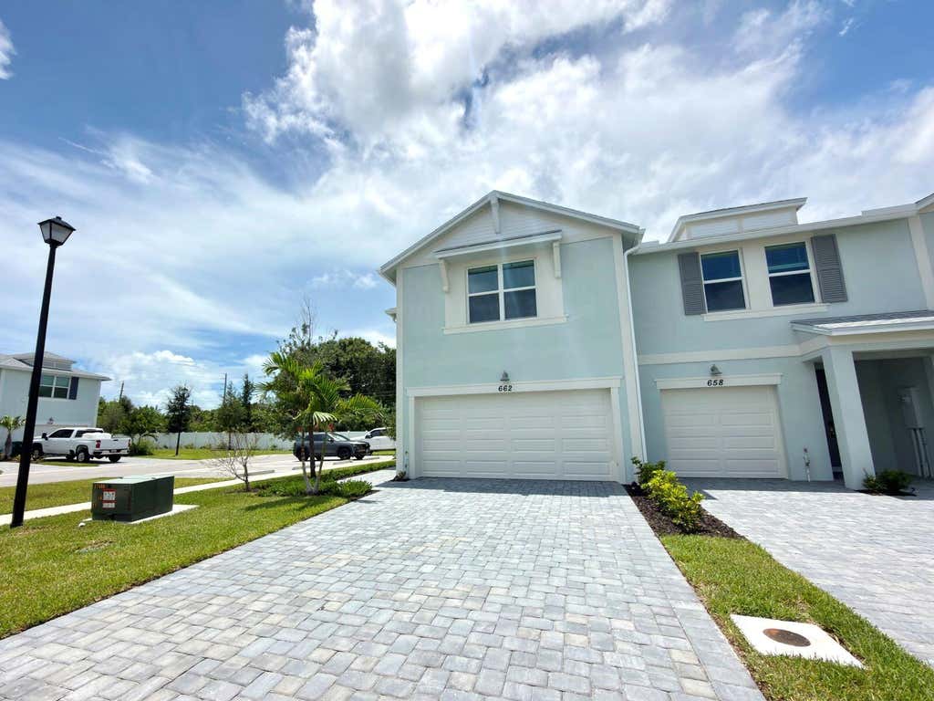 Photo of 662 Salisbury Circle, Fort Pierce, FL 34982 (MLS # B26063786)