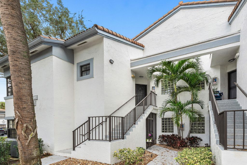 Photo of 5406 Venetia Court #F, Boynton Beach, FL 33437 (MLS # R11164264)