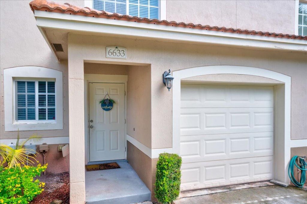 Photo of 6633 Old Farm Trail, Boynton Beach, FL 33437 (MLS # B26028685)