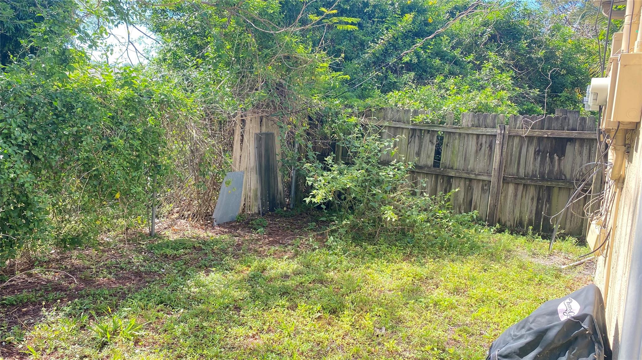 1126 NW 4TH AV