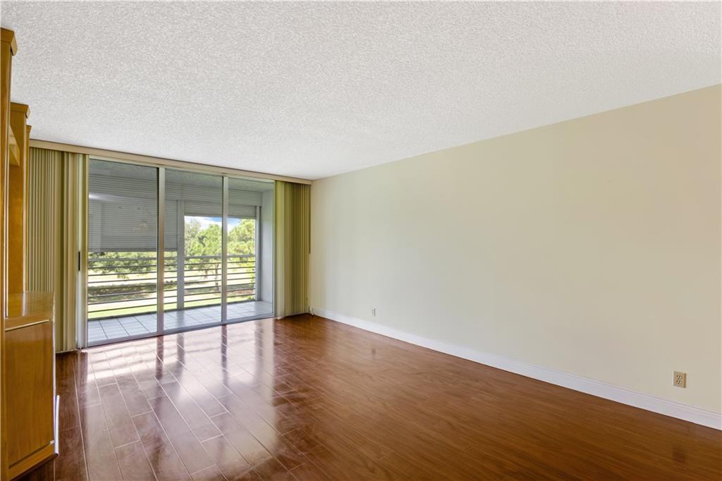 Palm-Aire Country Club - Residential