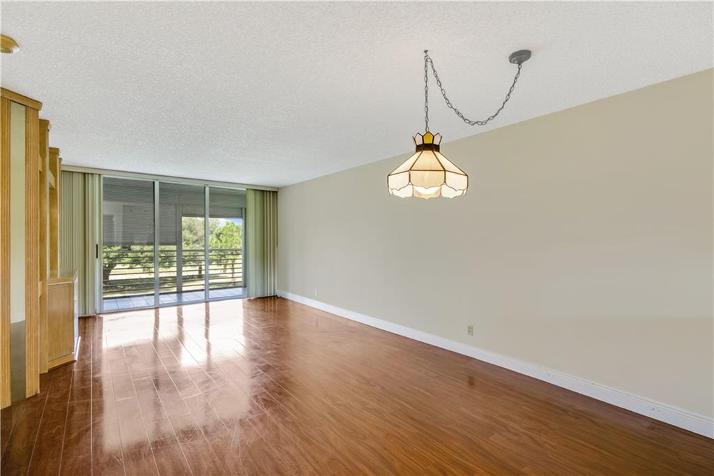 Palm-Aire Country Club - Residential