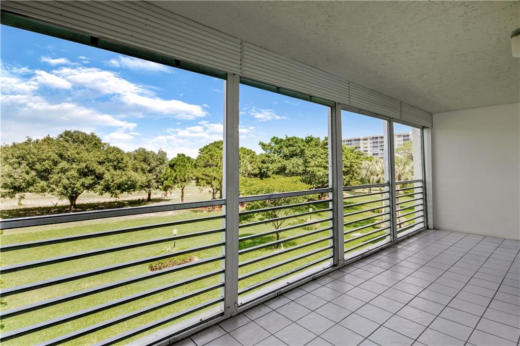 Palm-Aire Country Club - Residential