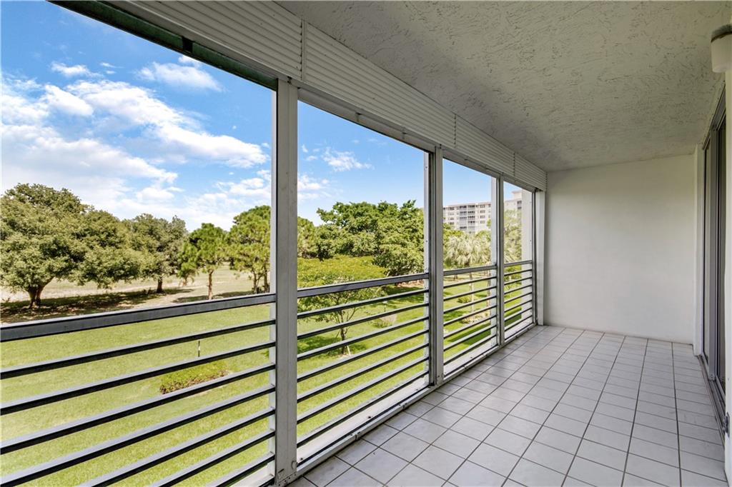 Palm-Aire Country Club - Residential