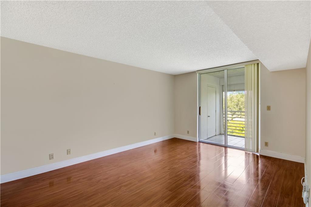 Palm-Aire Country Club - Residential