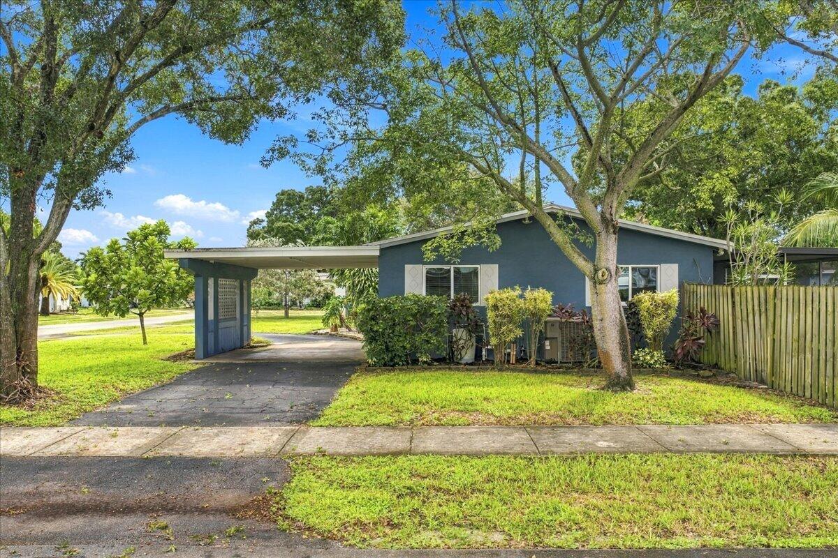 3366 SW 16TH Court