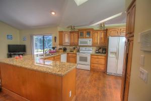 SHORES 2 - Residential