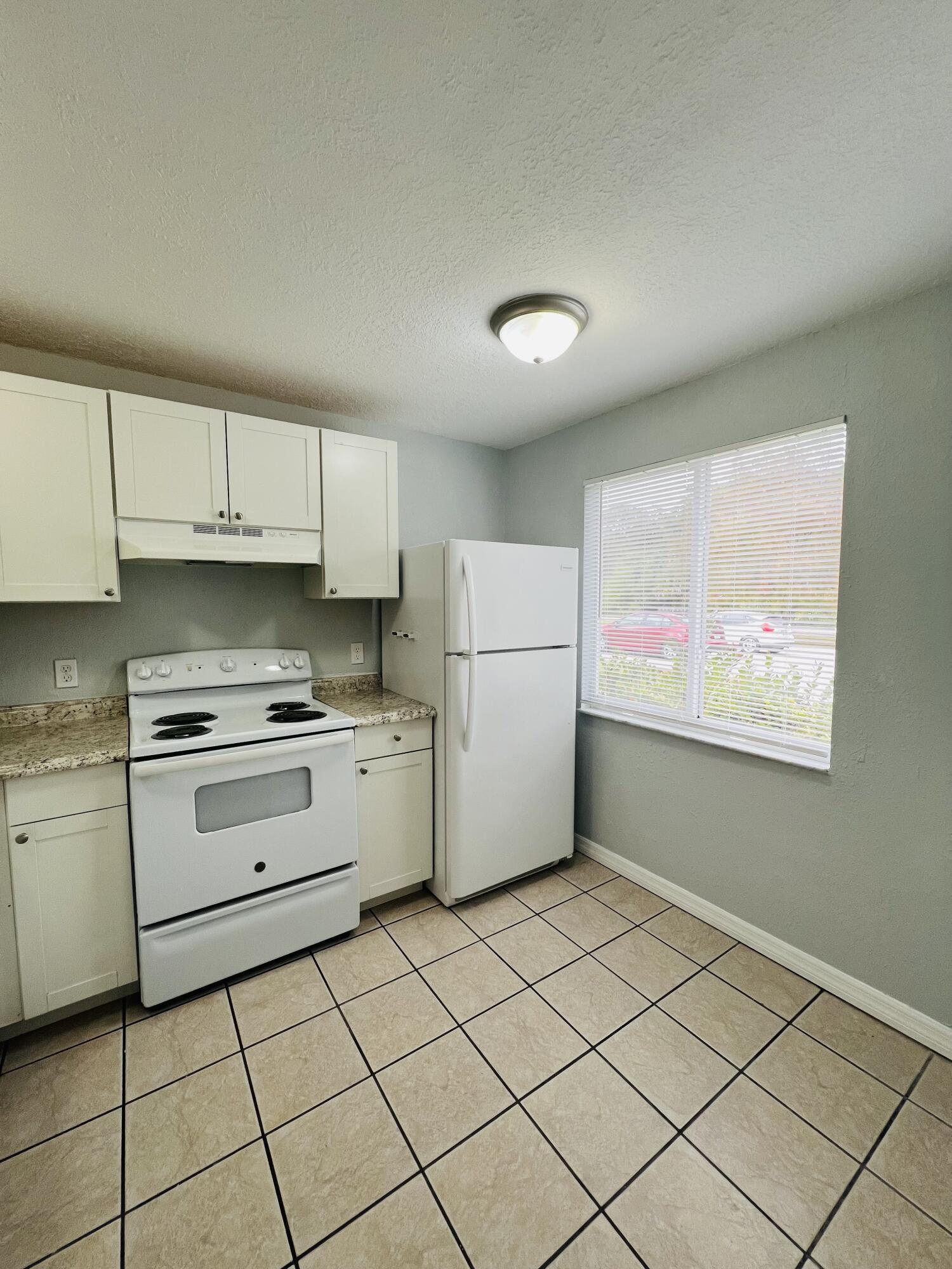 DIXIELAND SUBDIVISION - Residential Lease
