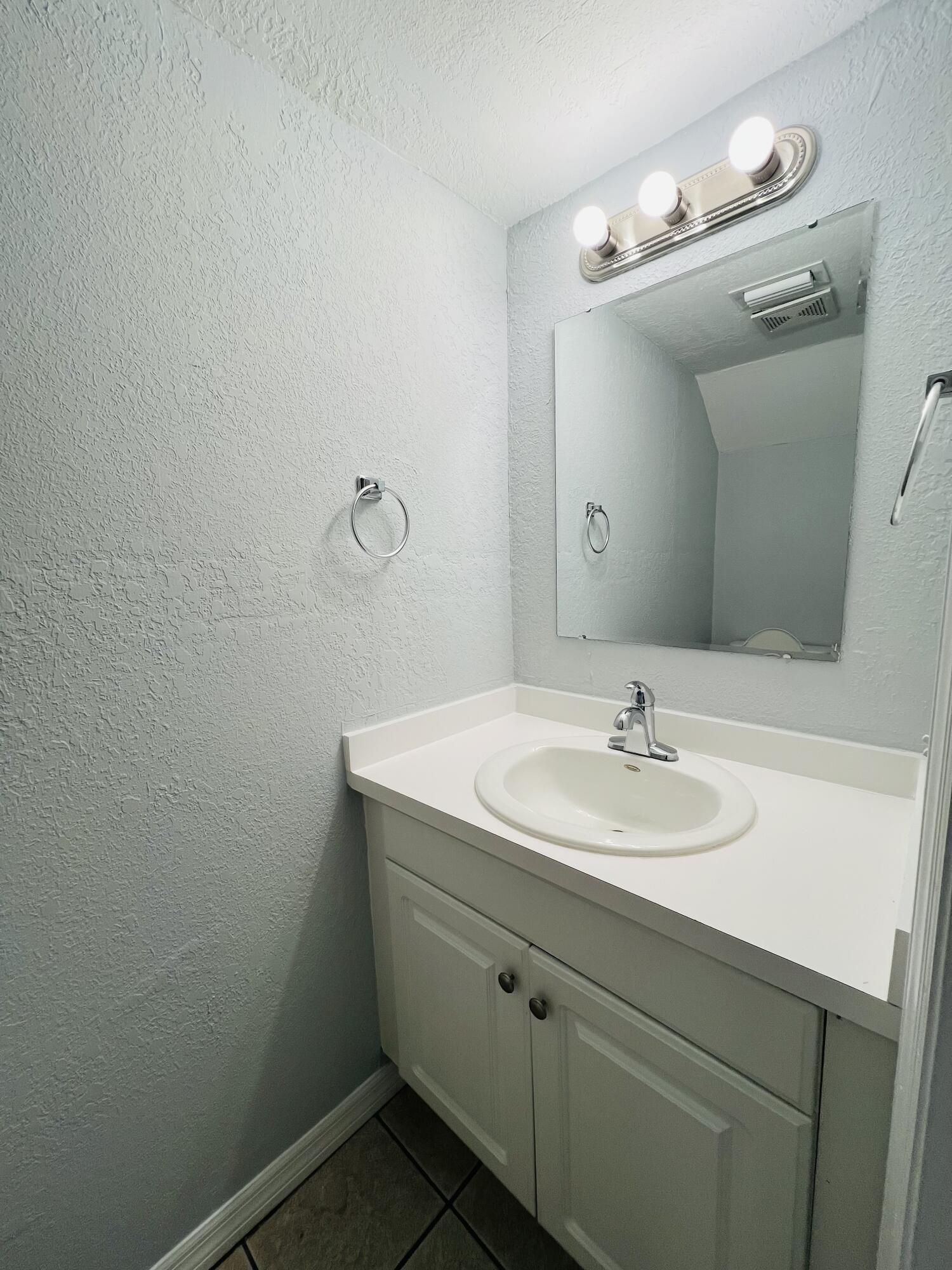 DIXIELAND SUBDIVISION - Residential Lease