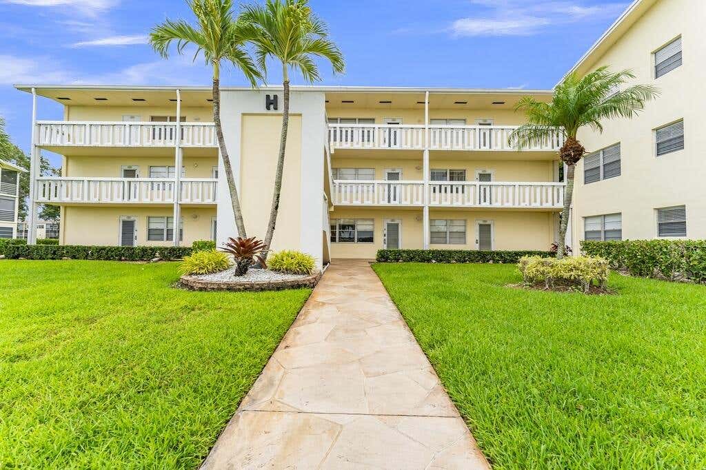 Photo of 297 Dorset H, Boca Raton, FL 33434 (MLS # B26038533)