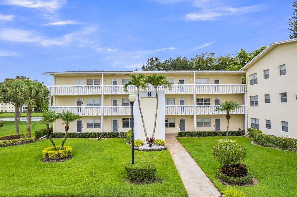 Photo of 297 Dorset H, Boca Raton, FL 33434 (MLS # B26038533)