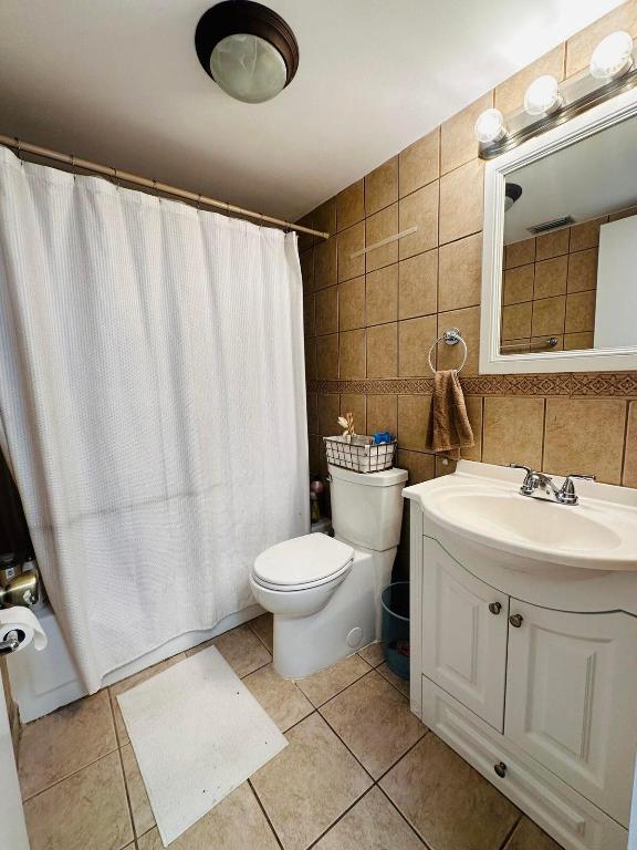 BAY REACH CONDO - Residential Lease