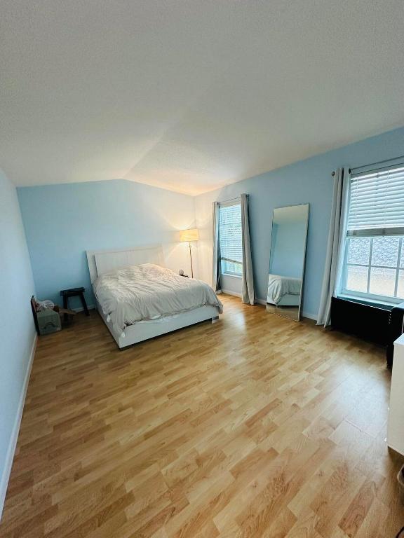 BAY REACH CONDO - Residential Lease