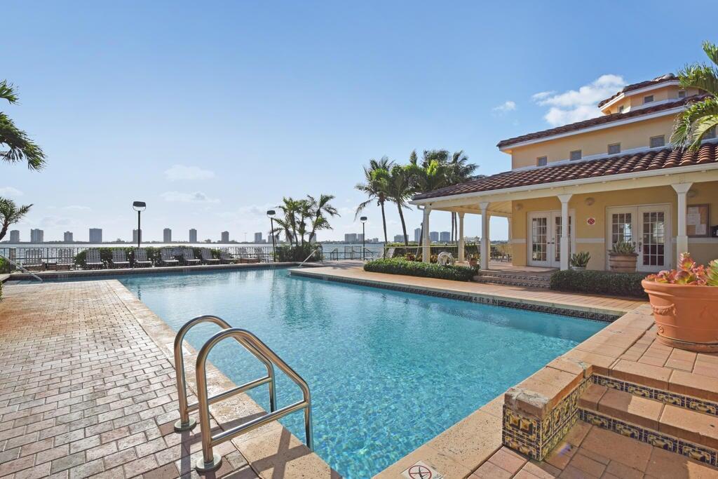 BAY REACH CONDO - Residential Lease