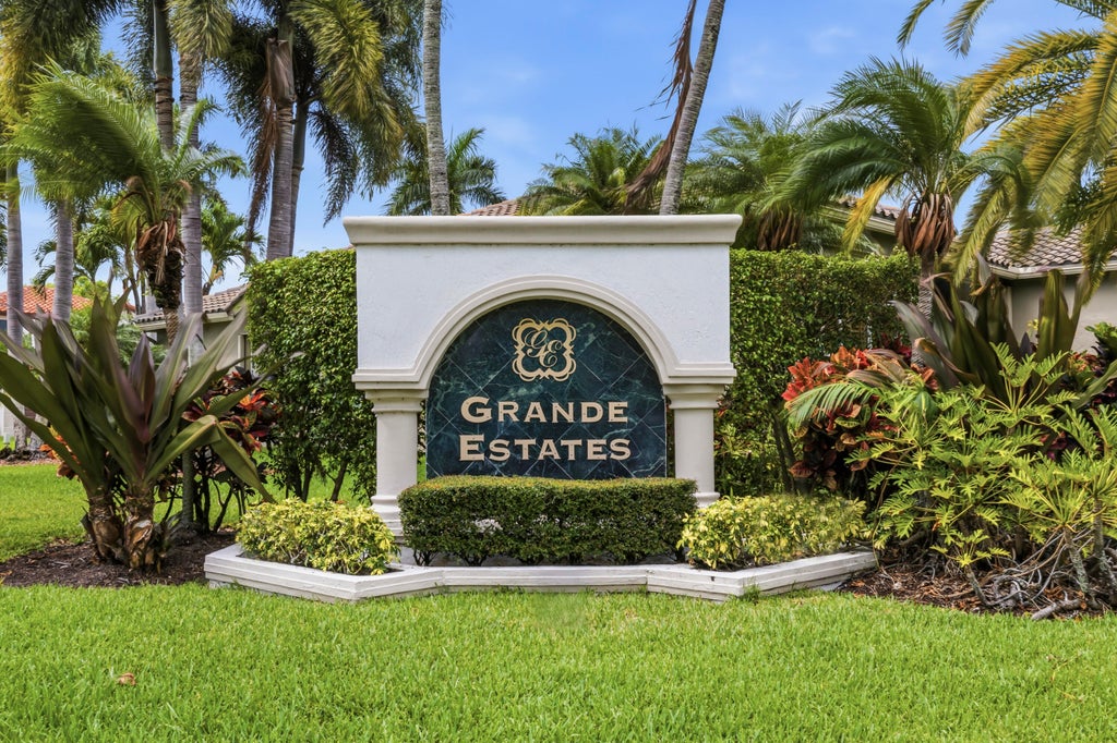 Photo of 6862 Houlton Circle, Lake Worth, FL 33467 (MLS # B26043816)