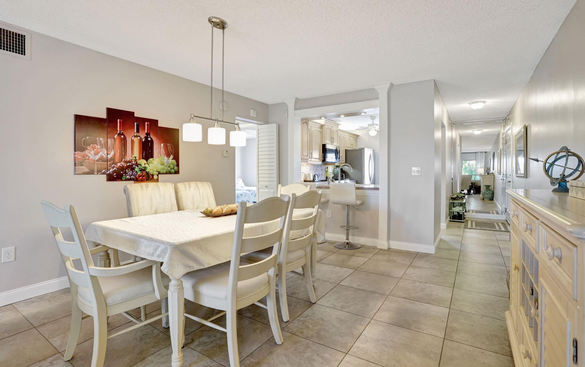 NINTH GREEN CRYSTAL LAKE - Residential