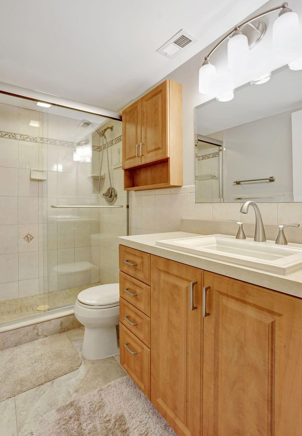 NINTH GREEN CRYSTAL LAKE - Residential