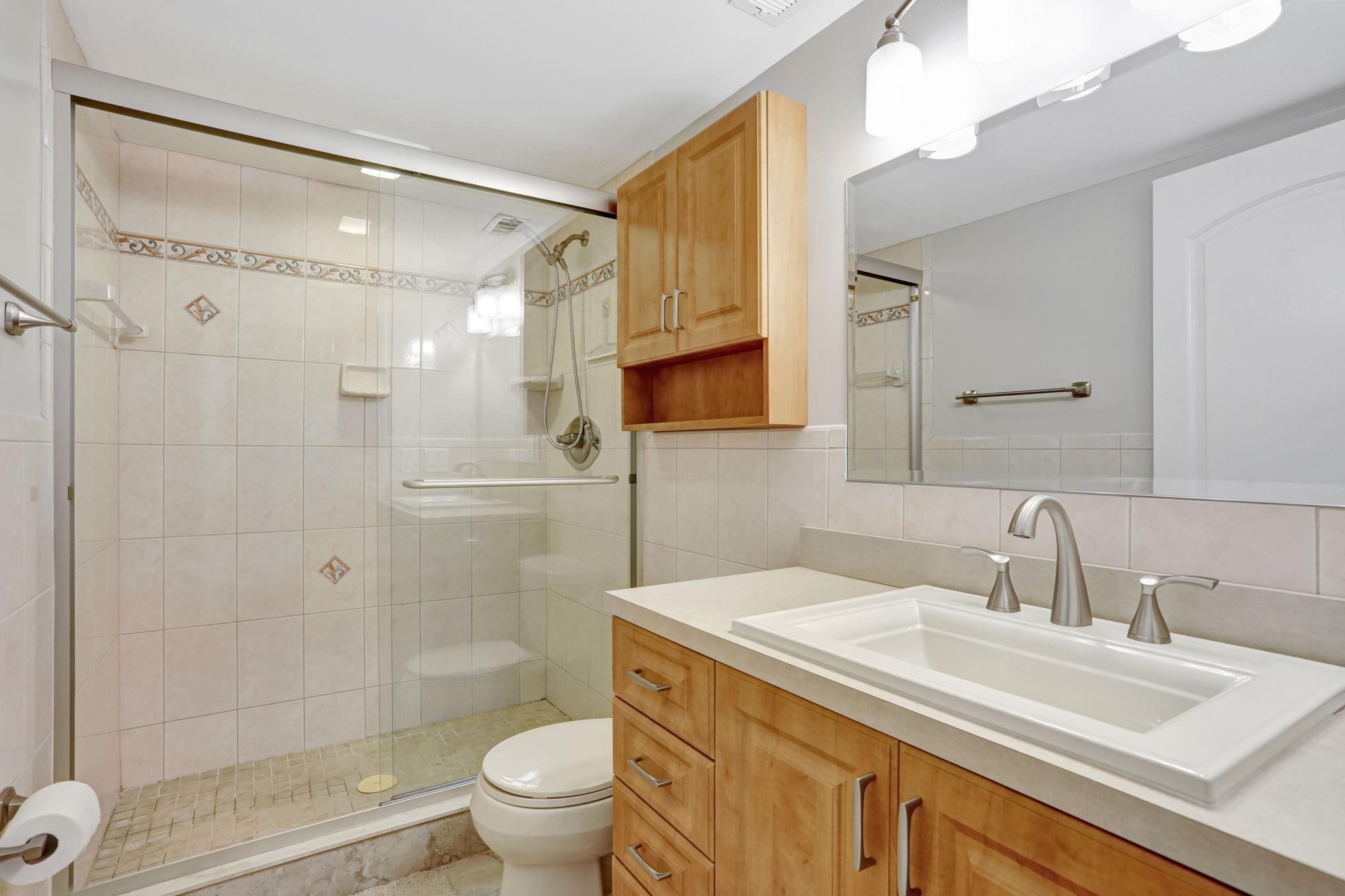 NINTH GREEN CRYSTAL LAKE - Residential