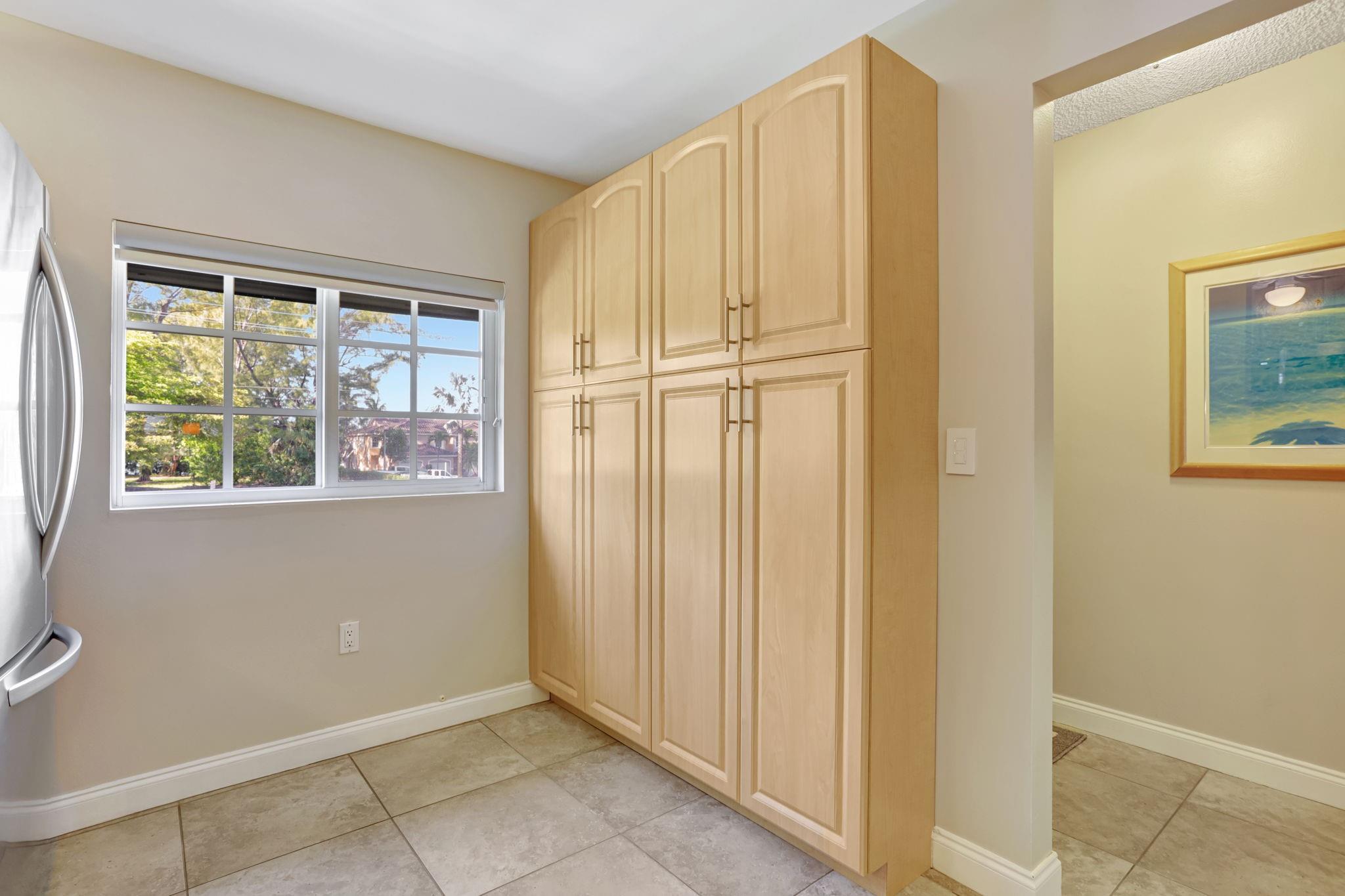 NINTH GREEN CRYSTAL LAKE - Residential