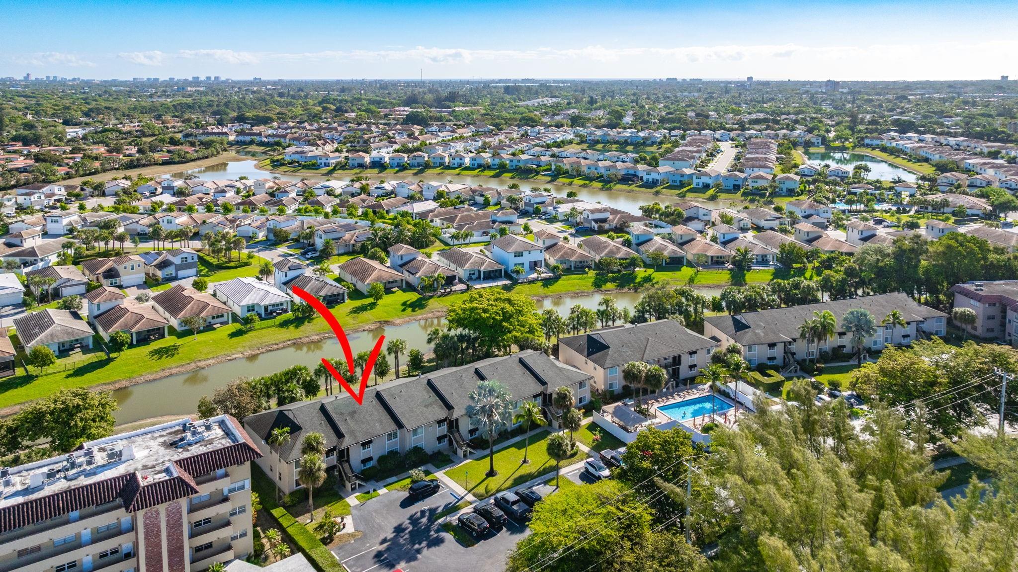 NINTH GREEN CRYSTAL LAKE - Residential