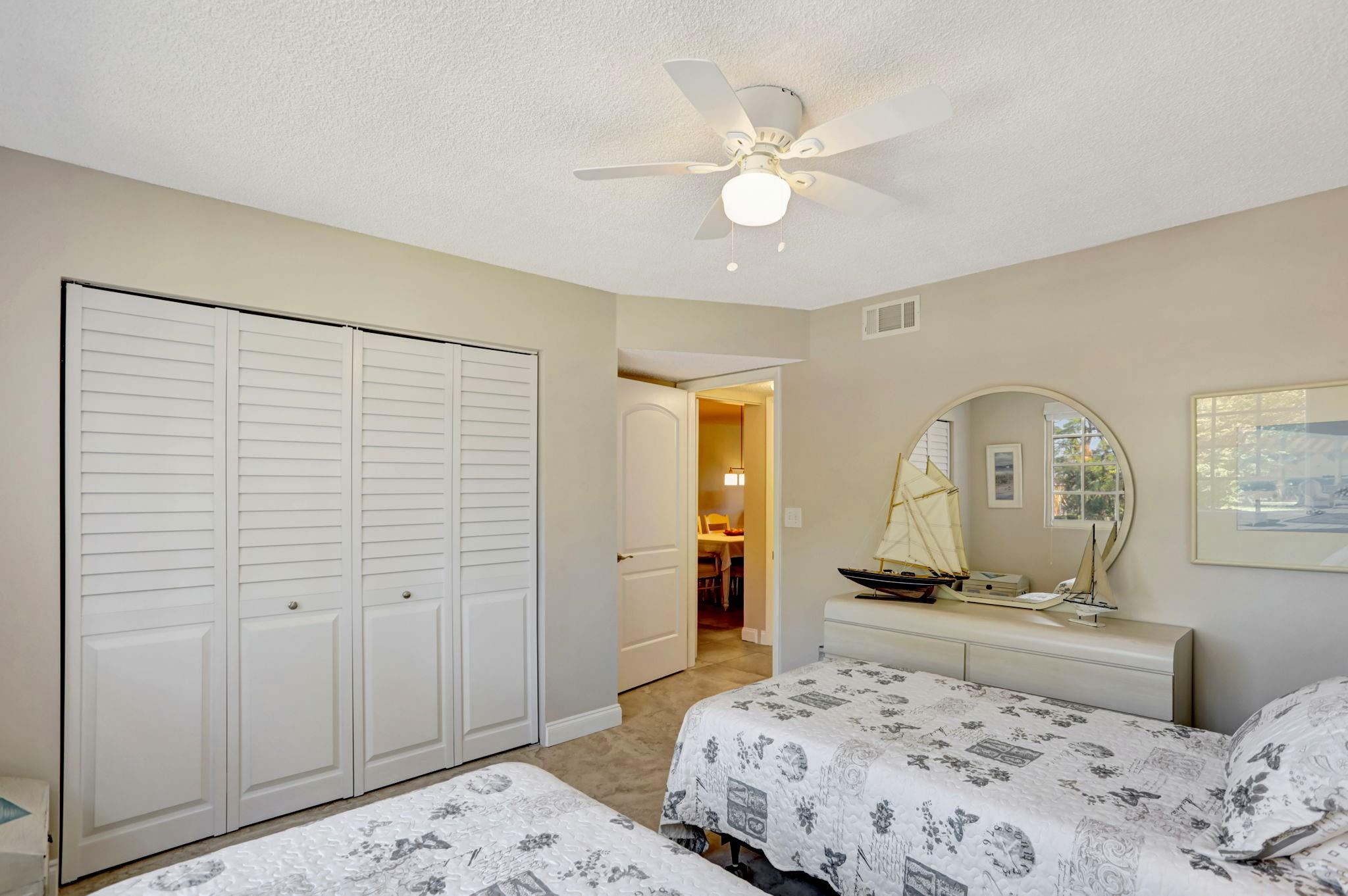 NINTH GREEN CRYSTAL LAKE - Residential