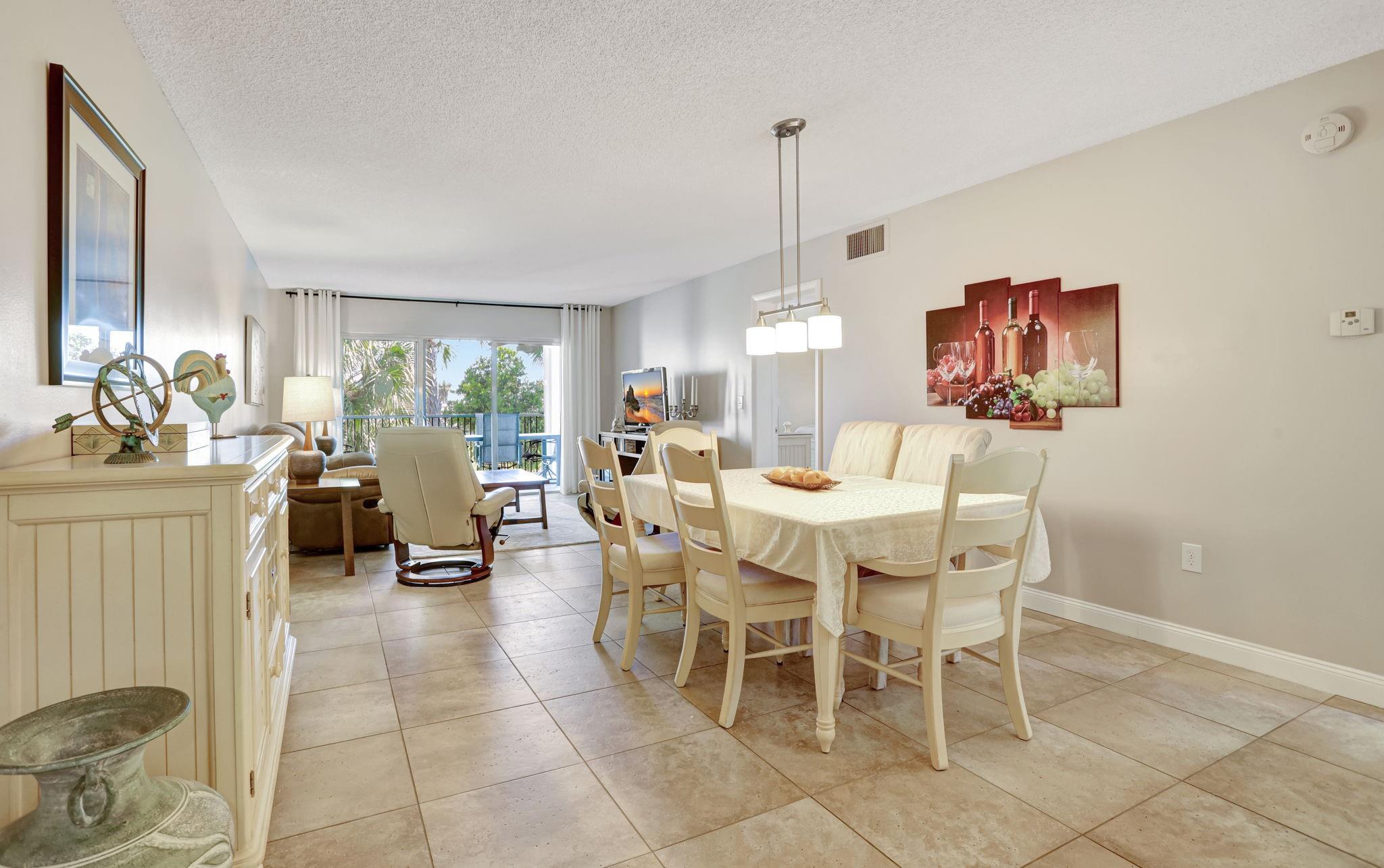 NINTH GREEN CRYSTAL LAKE - Residential