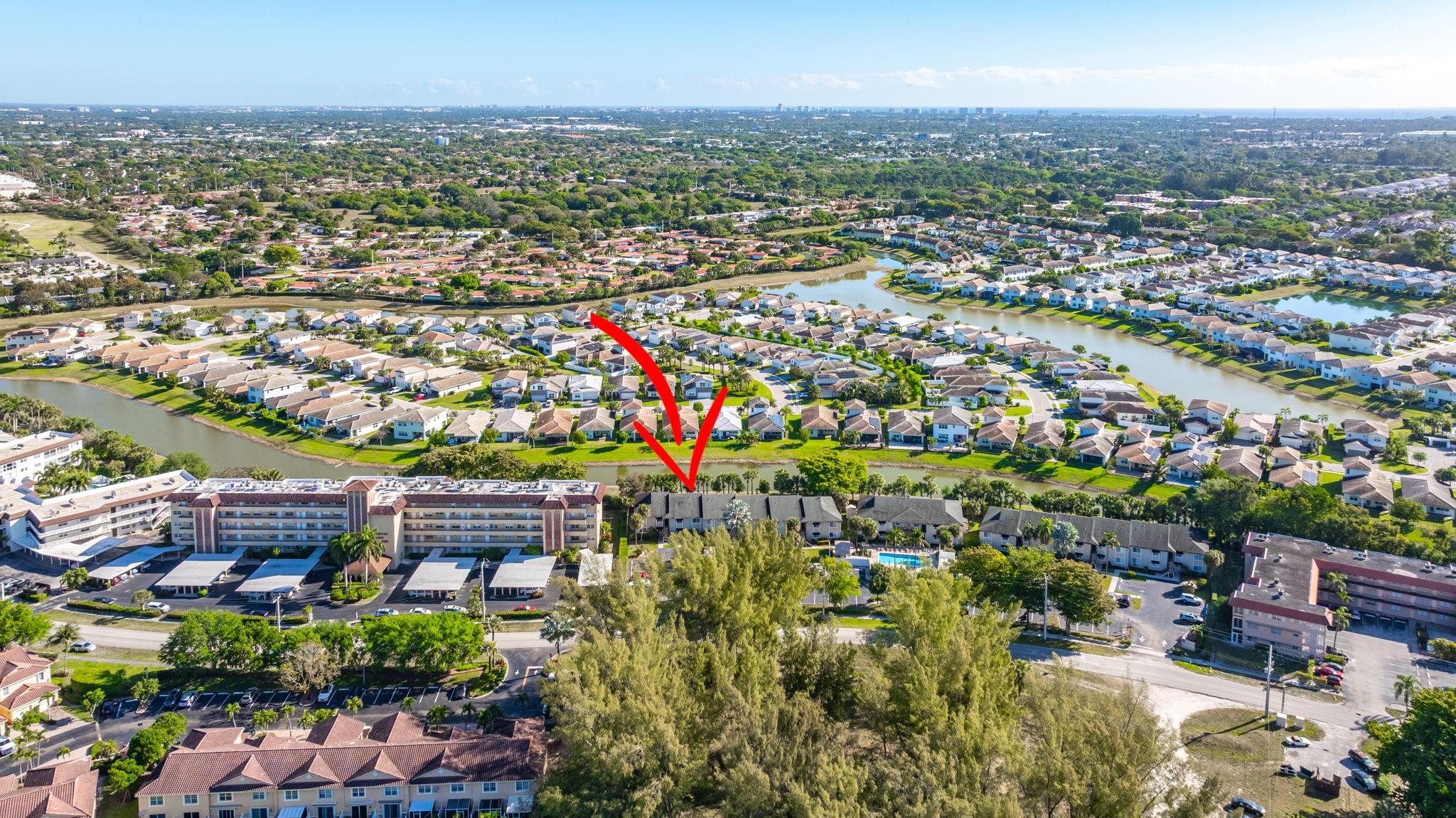 NINTH GREEN CRYSTAL LAKE - Residential