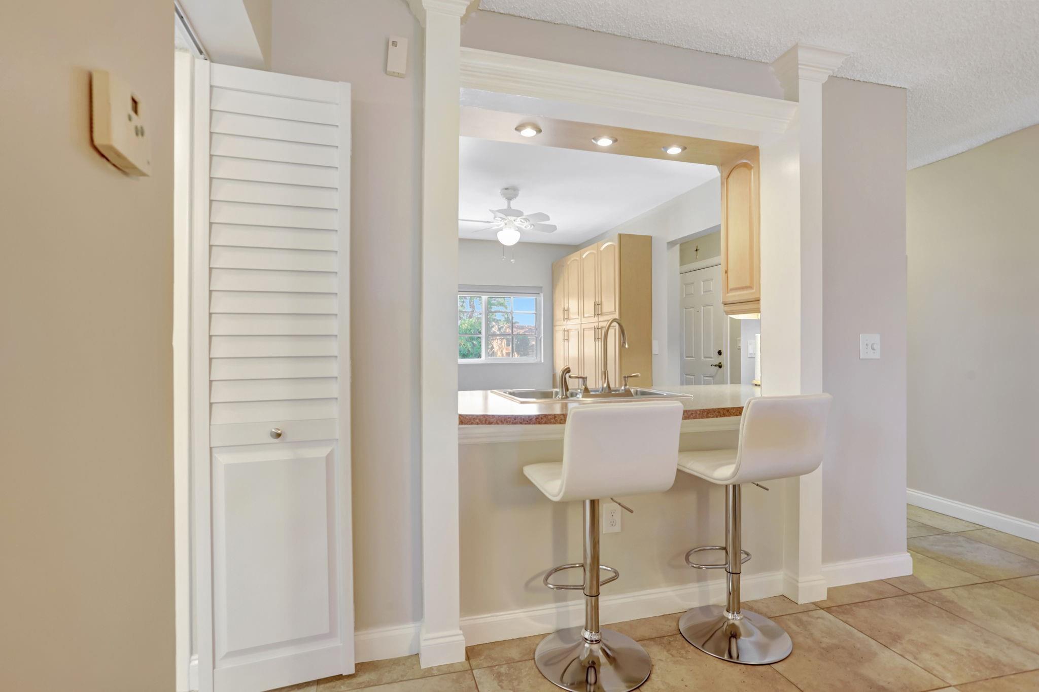 NINTH GREEN CRYSTAL LAKE - Residential