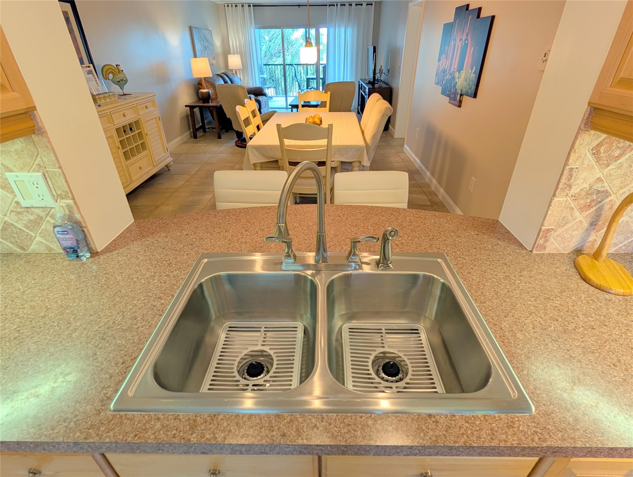 NINTH GREEN CRYSTAL LAKE - Residential