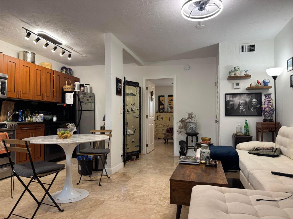 Photo of 1470 N Dixie Highway #22, Fort Lauderdale, FL 33304 (MLS # B26023993)
